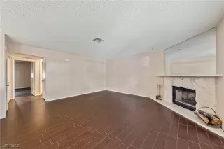 Photo #2: 2492059 Listing 