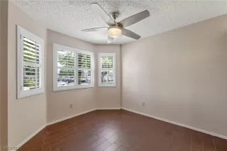 Photo #5: 2492059 Listing 