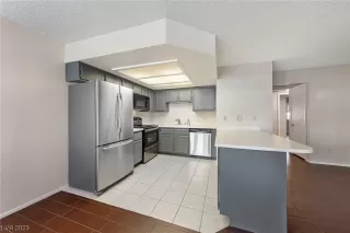 Photo #6: 2492059 Listing 