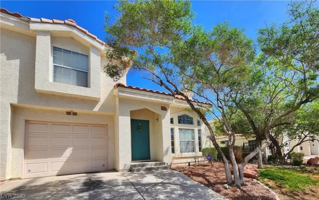 MLS: 2492068 Condo For Sale