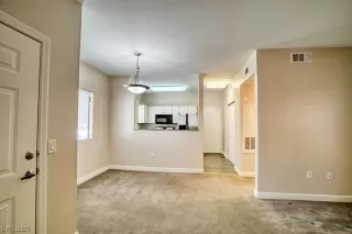 Photo #5: 2492077 Listing