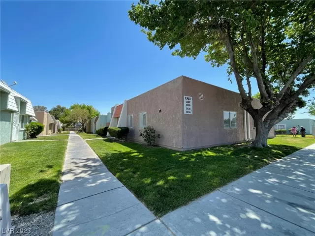 MLS: 2492081 Condo For Sale