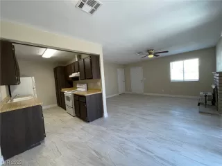 Photo #2: 2492081 Listing 