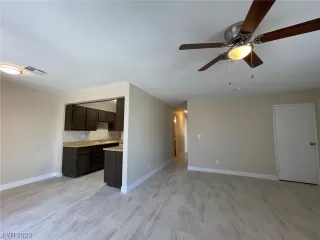 Photo #4: 2492081 Listing 