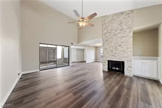 Photo #1: 2492093 Listing 