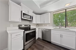 Photo #4: 2492093 Listing 