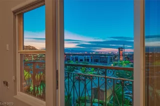 Photo #4: 2492103 Listing 