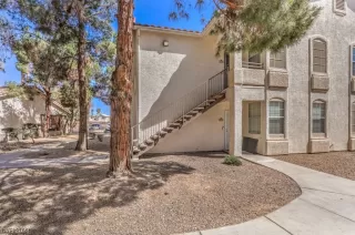 Photo #1: 2492142 Listing