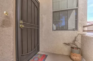 Photo #2: 2492142 Listing