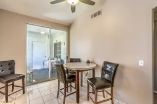 Photo #6: 2492142 Listing