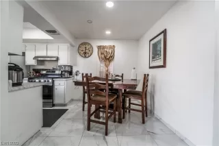 Photo #5: 2492150 Listing 