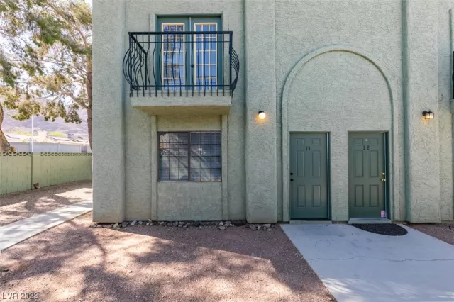 MLS: 2492151 Condo For Sale