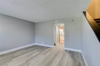 Photo #4: 2492151 Listing 