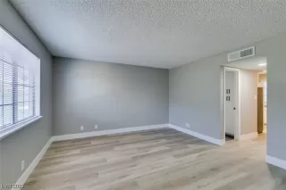 Photo #5: 2492151 Listing 