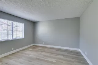 Photo #6: 2492151 Listing 