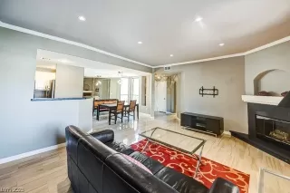 Photo #4: 2492202 Listing 