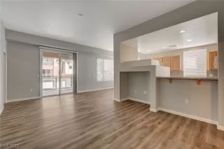 Photo #3: 2492209 Listing
