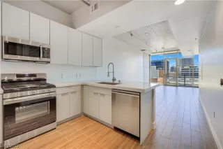 Photo #1: 2492210 Listing 