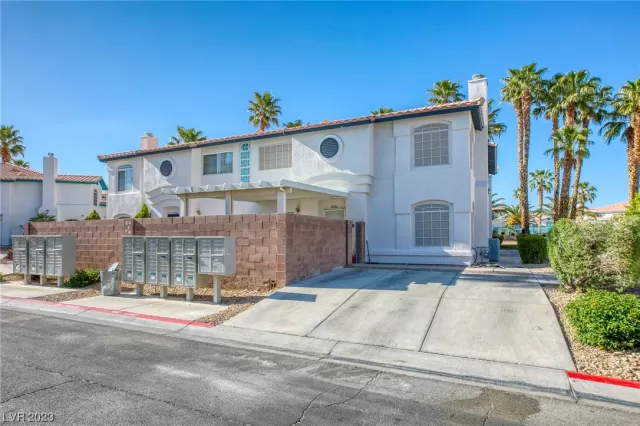 MLS: 2492227 Condo For Sale