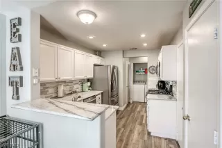 Photo #5: 2492227 Listing