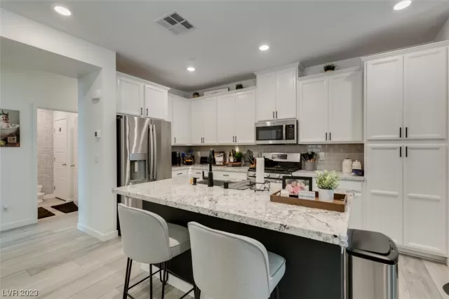 MLS: 2492236 Condo For Sale