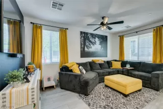 Photo #6: 2492236 Listing