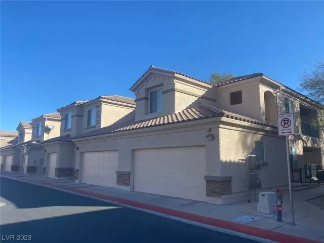 MLS: 2492278 Condo For Sale