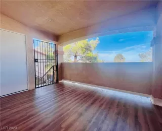 Photo #3: 2492281 Listing 