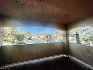 Photo #4: 2492281 Listing 