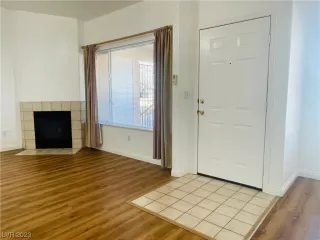 Photo #5: 2492281 Listing 