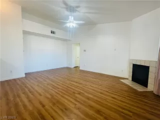 Photo #6: 2492281 Listing 