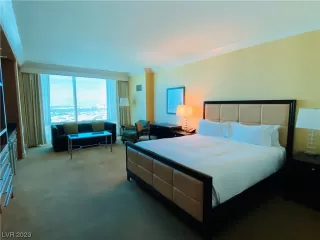 Photo #6: 2492300 Listing