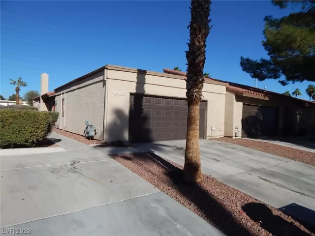 MLS: 2492328 Condo For Sale