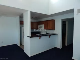 Photo #5: 2492352 Listing