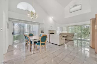 Photo #6: 2492376 Listing 