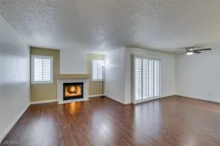 Photo #3: 2492380 Listing 