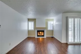 Photo #4: 2492380 Listing 