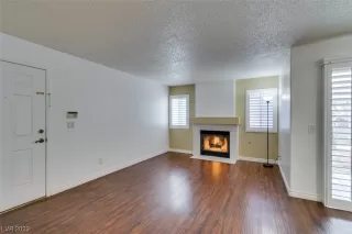 Photo #5: 2492380 Listing 