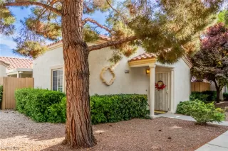 Photo #2: 2492385 Listing