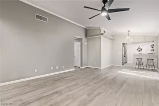 Photo #6: 2492385 Listing