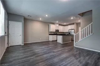 Photo #2: 2492390 Listing 
