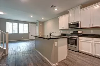 Photo #6: 2492390 Listing 