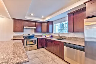 Photo #3: 2492392 Listing 