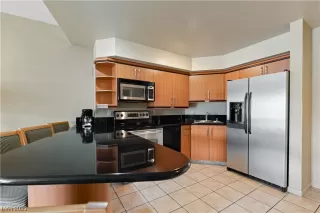 Photo #3: 2492414 Listing