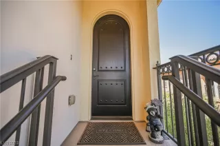 Photo #2: 2492455 Listing