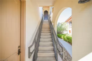 Photo #3: 2492455 Listing