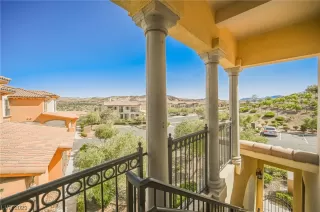 Photo #4: 2492455 Listing