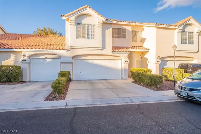 MLS: 2492478 Condo For Sale