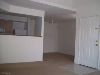 Photo #3: 2492482 Listing