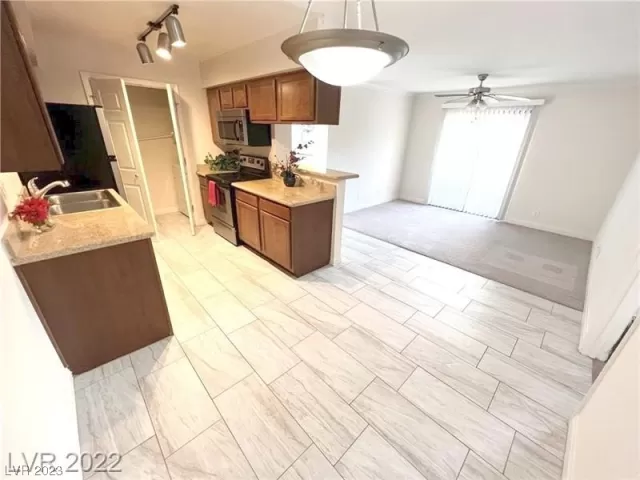MLS: 2492497 Condo For Sale